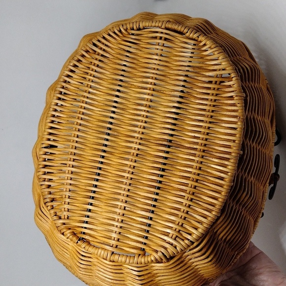 Casual Home by Princess House Oval Rattan and Black‎ Metal Serving Basket - Picture 7 of 10